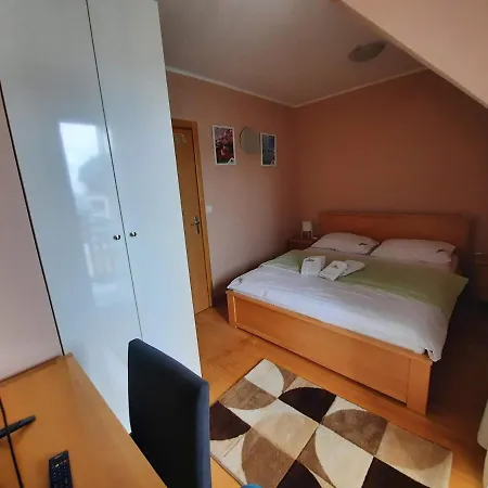 Fit Apartment *